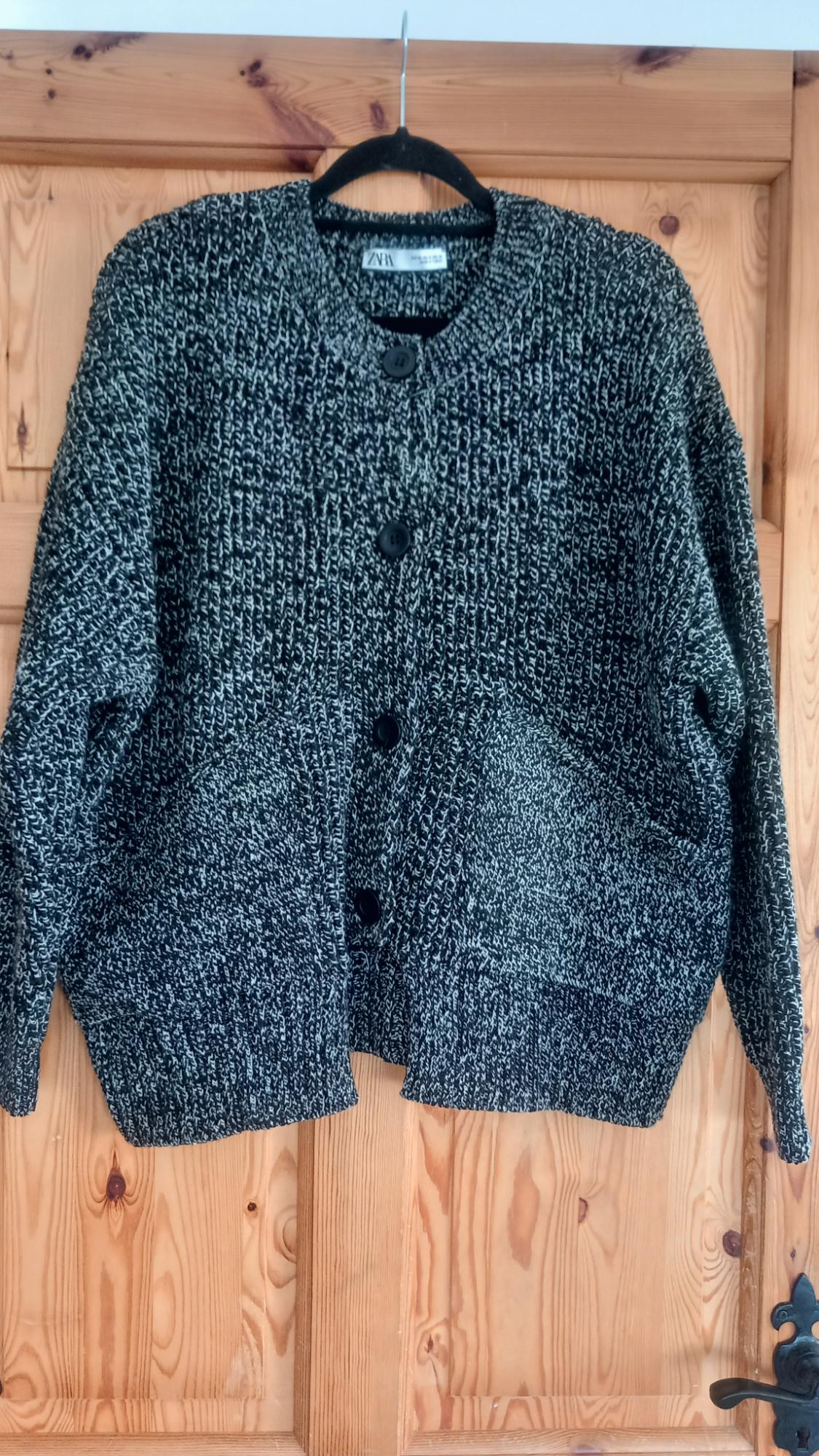 TWIST KNIT CARDIGAN