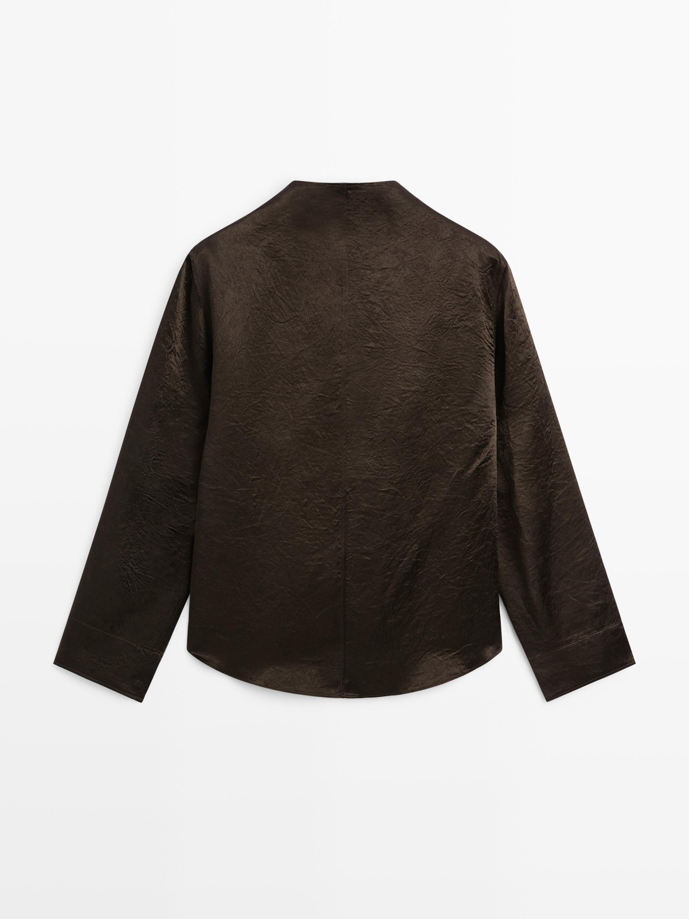 Flowing blouse with draped collar