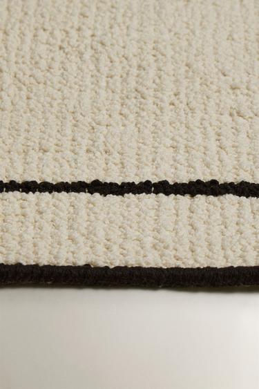 TAPIS DE BAIN SURPIQÛRES CADRE - Écru / Noir de Zara - Image 1
