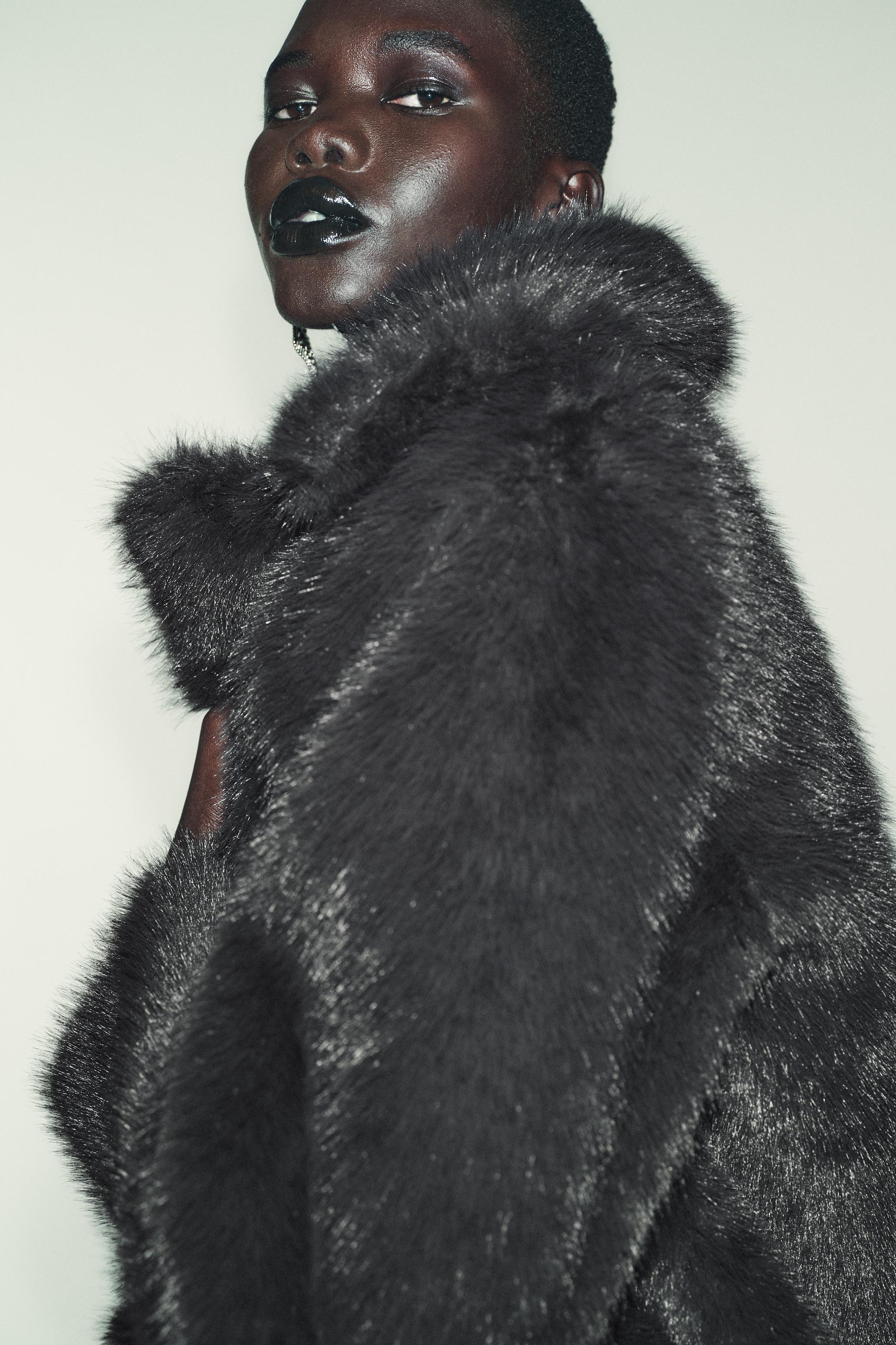Zara REVERSIBLE FAUX FUR SHORT COAT | Place Rosemère