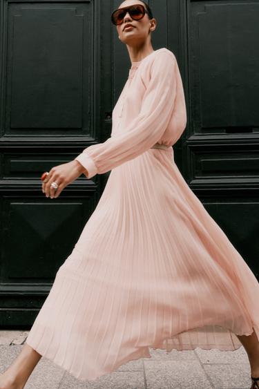 ROBE MIDI PLISSÉE CEINTURE - Beige rosé de Zara - Image 7