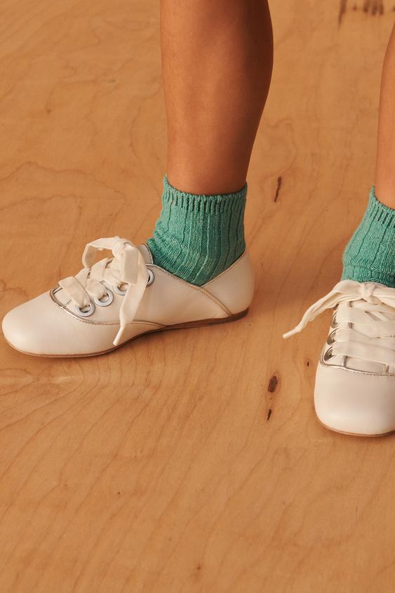 CHAUSSURES À LACETS EN CUIR ÉDITION LIMITÉE - Blanc écru de Zara - Image 2