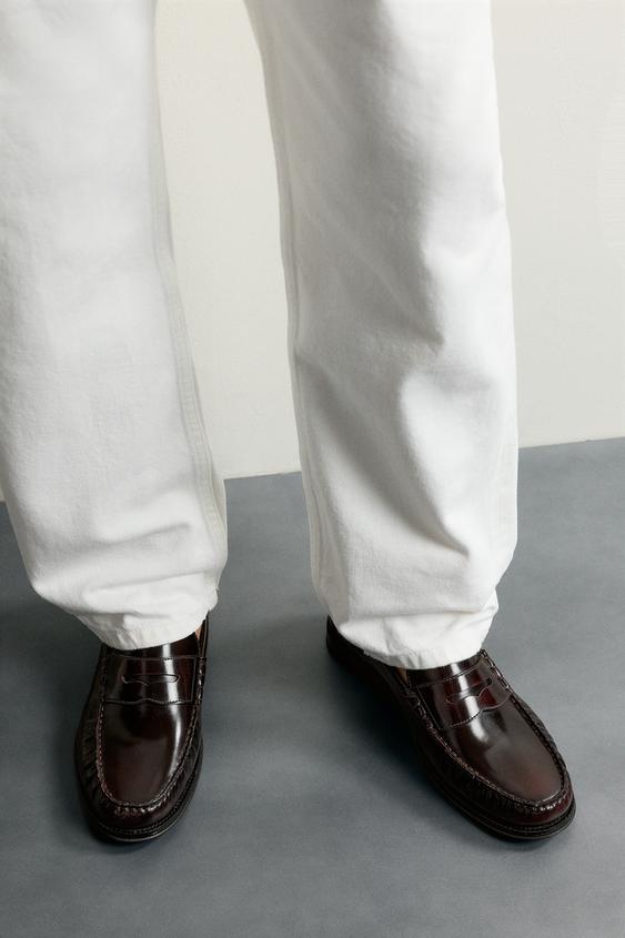 MOCASSINS EN CUIR À MASQUE - Bordeaux de Zara - Image 2