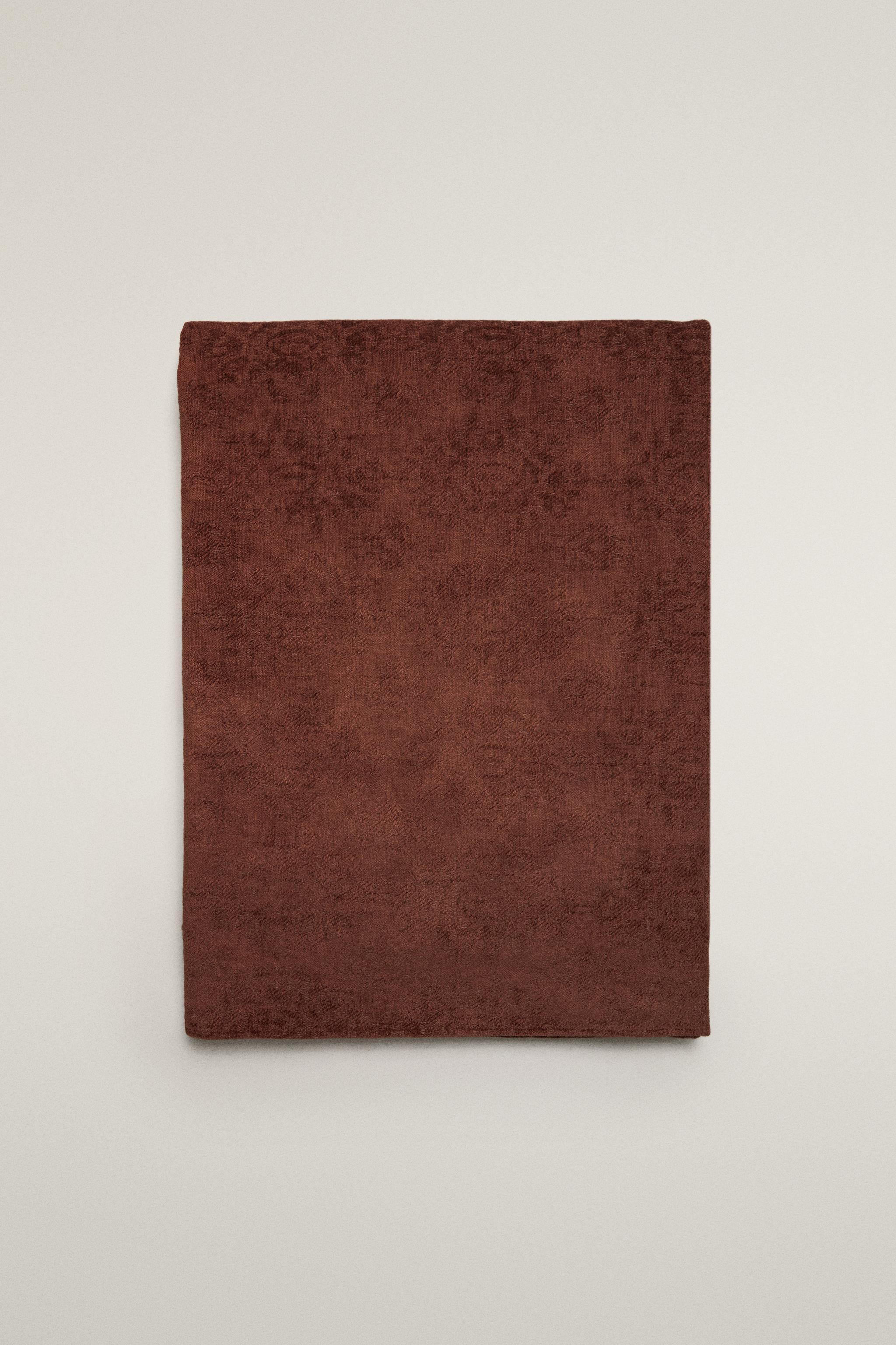 COUVERTURE CHENILLE JACQUARD