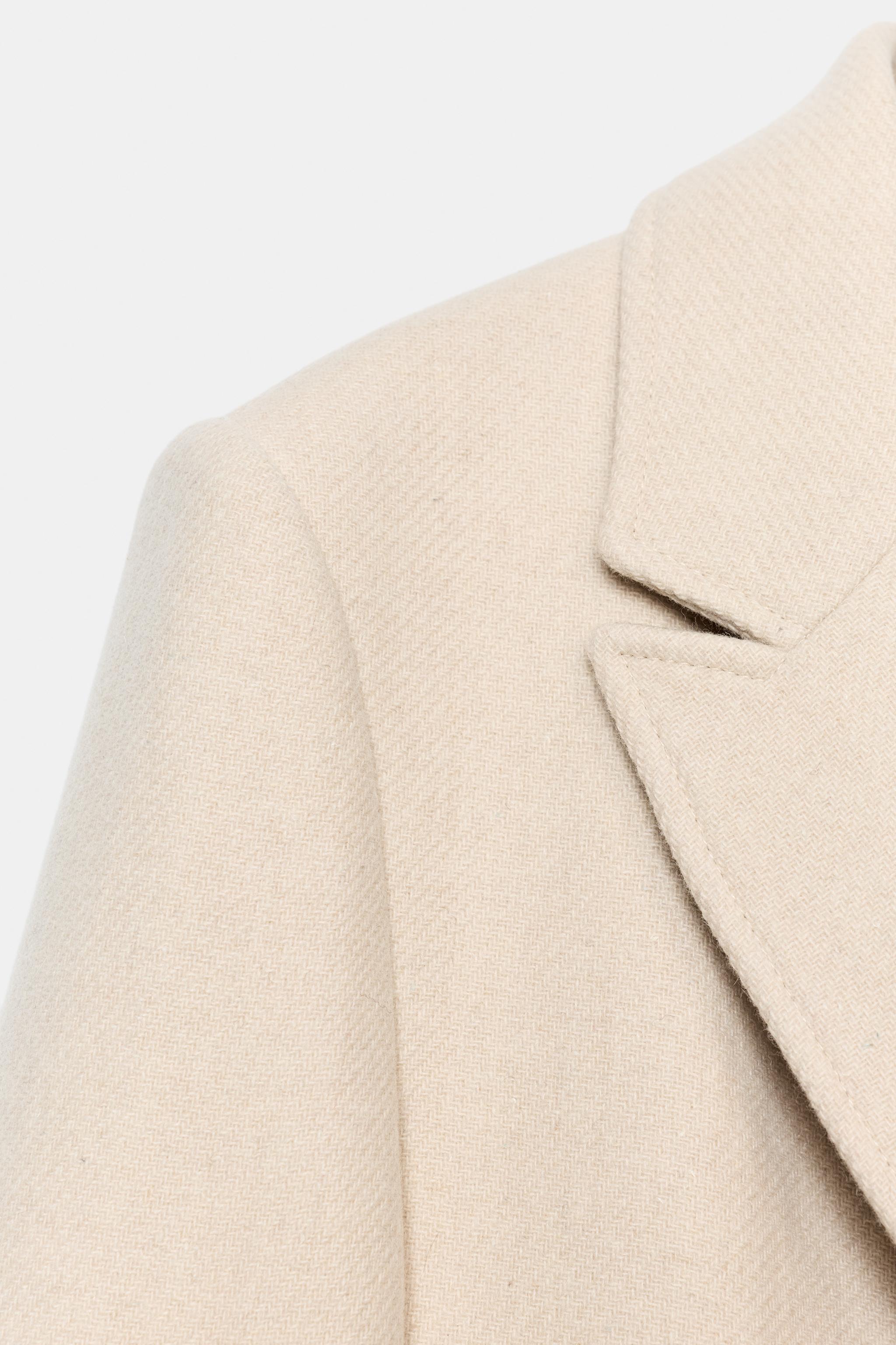 SHOULDER PAD COAT