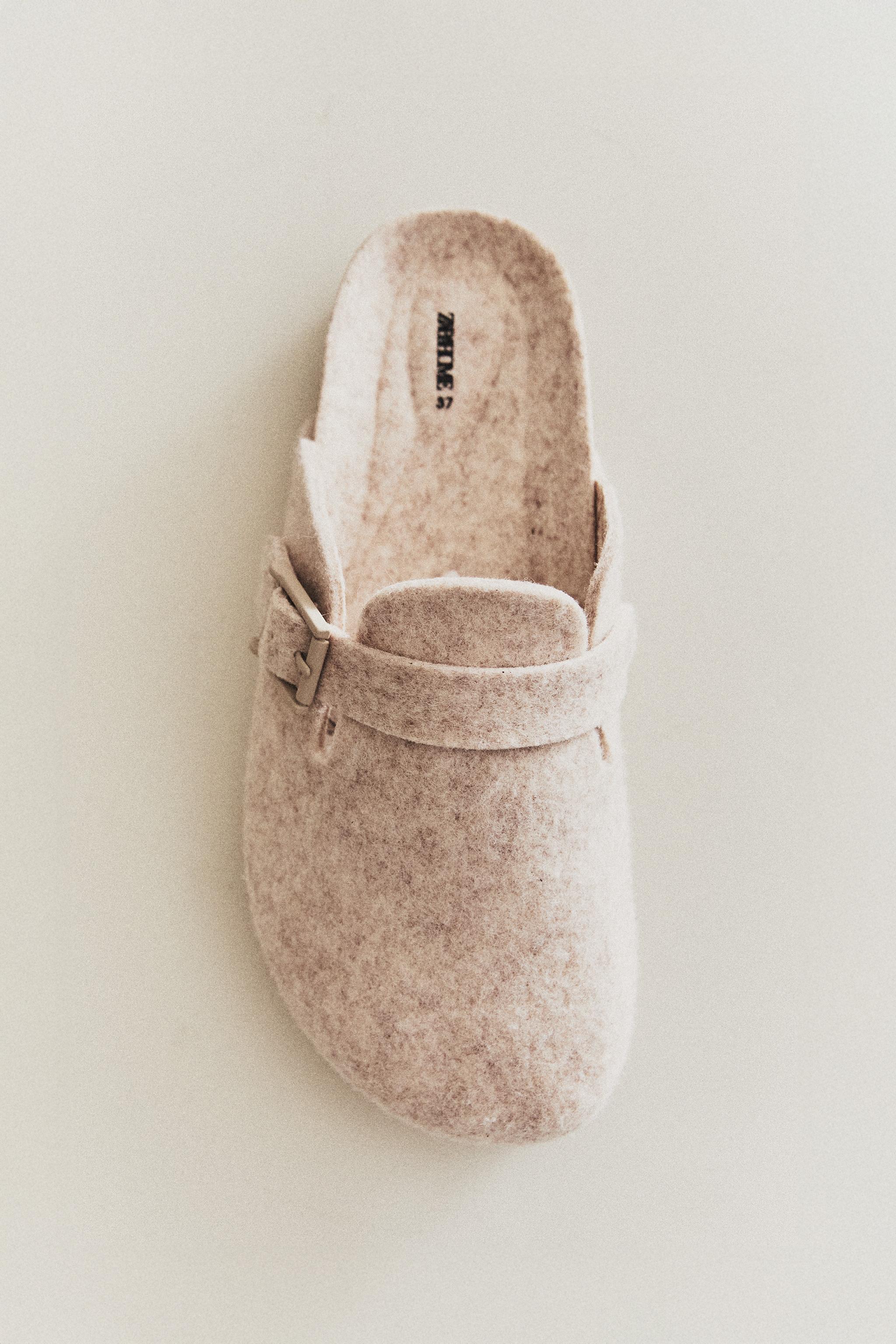 BUCKLED FELT MULE CLOG SLIPPERS