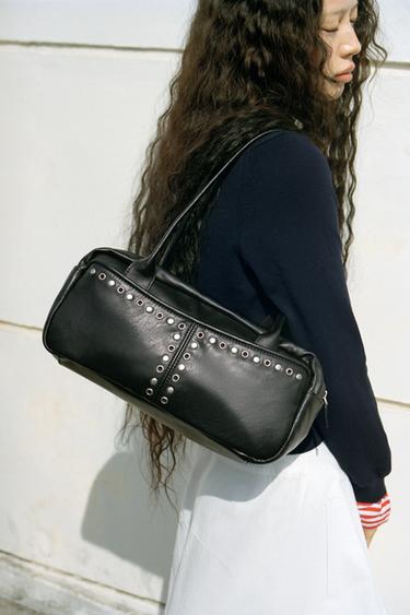 スタッズボストンバッグブラックZaraのスタッズボストンバッグ - ブラック 