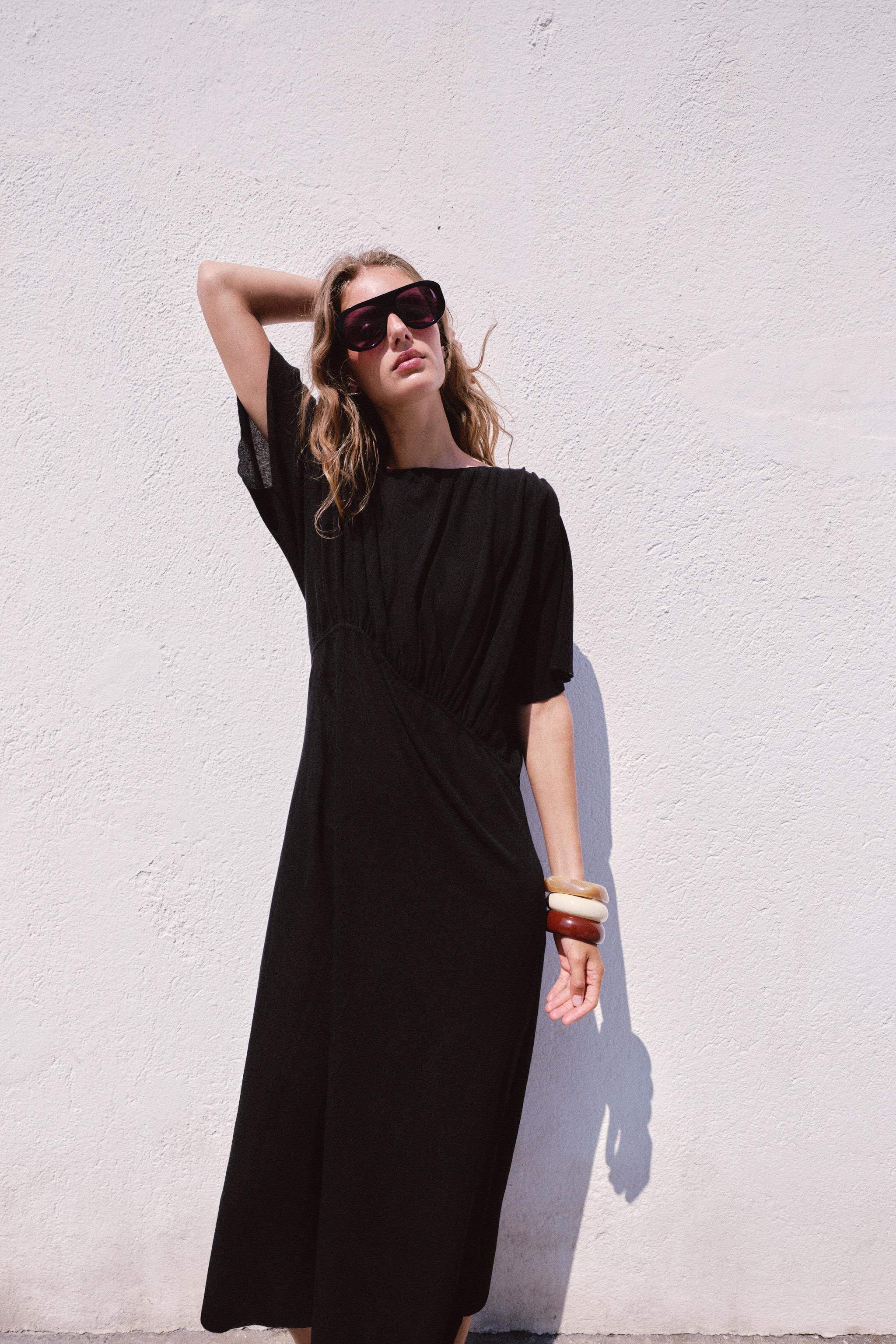 LONG KNIT DRESS WITH RUCHED WAIST