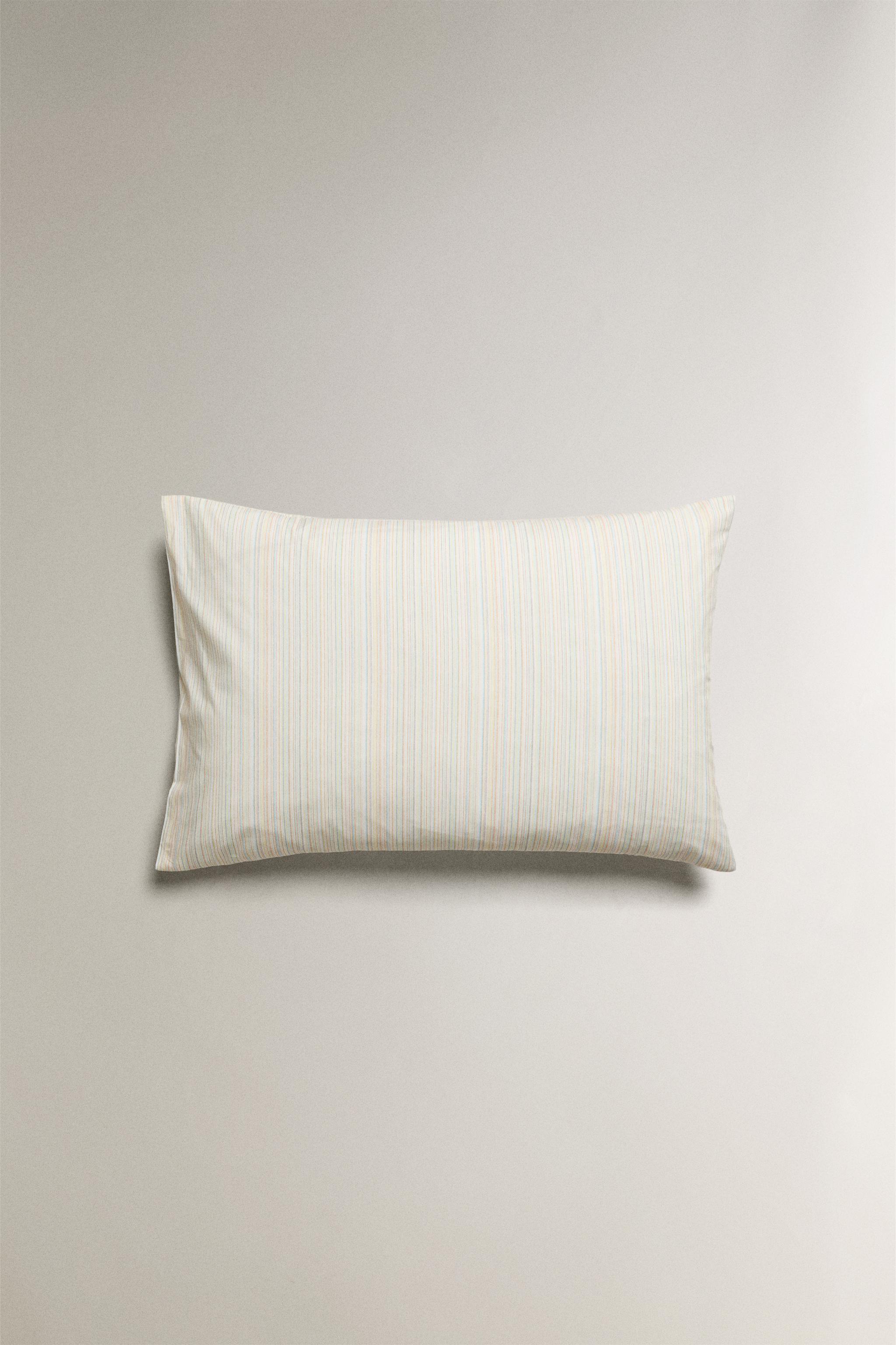 STRIPED PILLOWCASE
