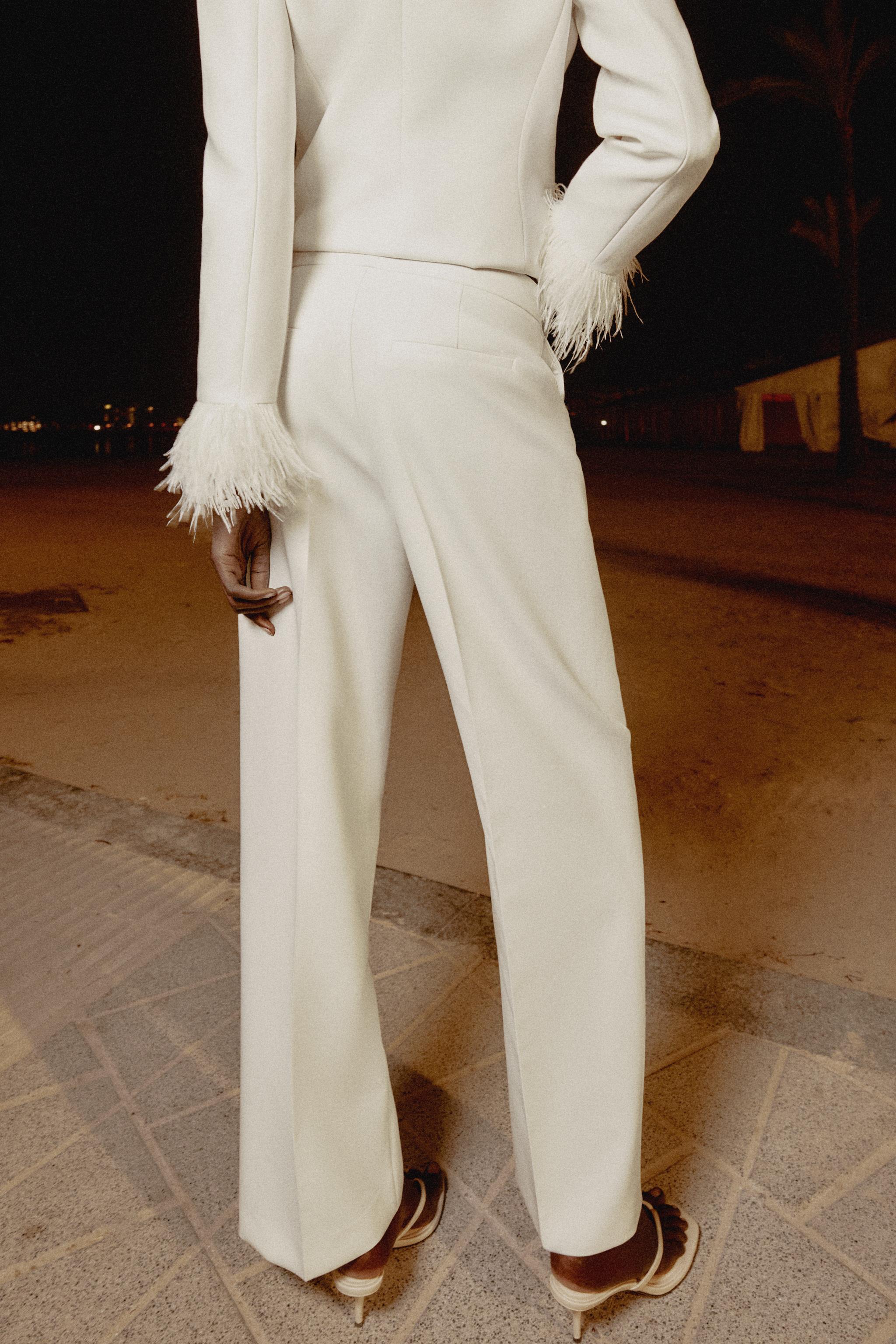 LOW-RISE STRAIGHT LEG PANTS