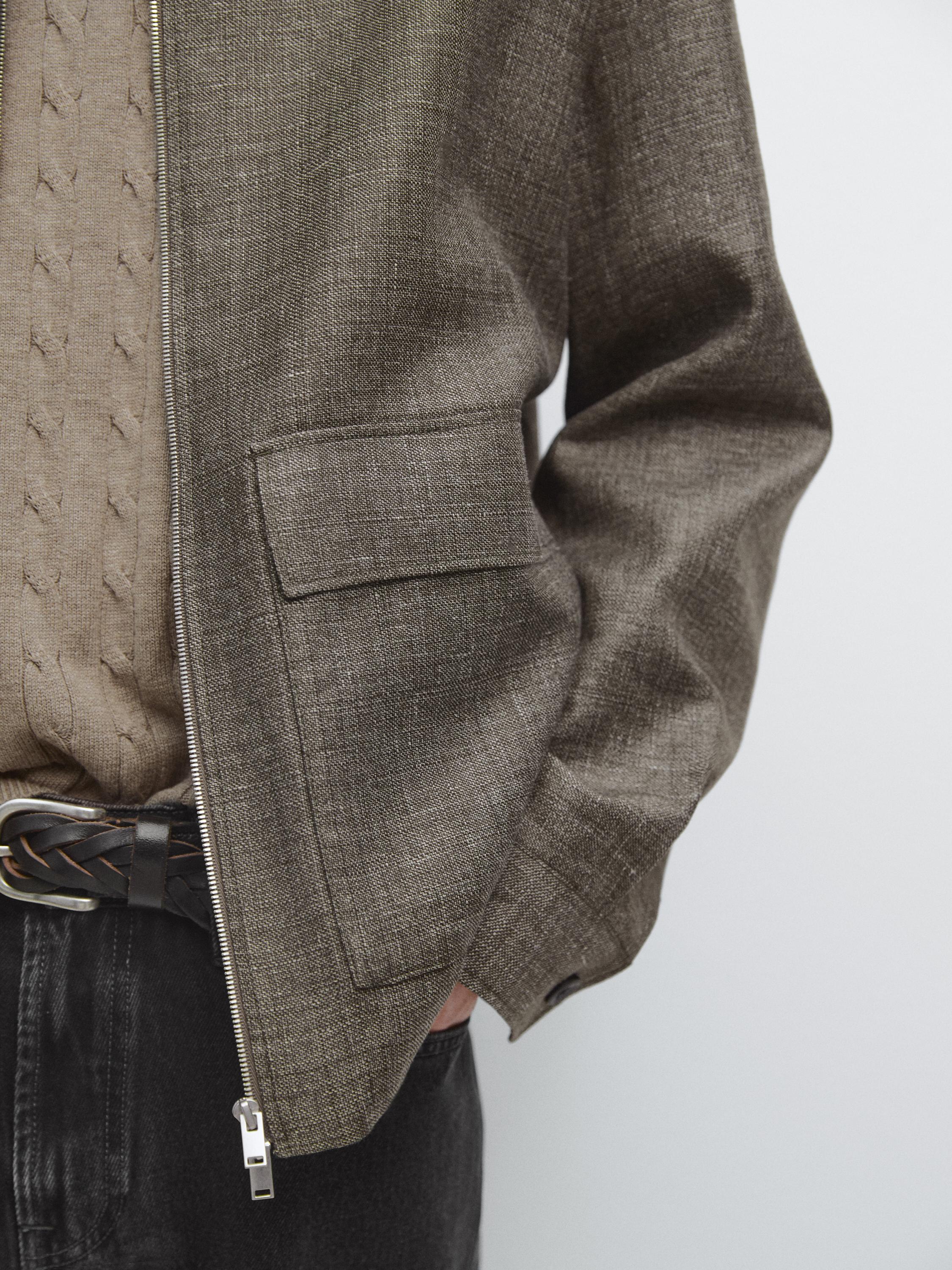 Short jacket with pocket details