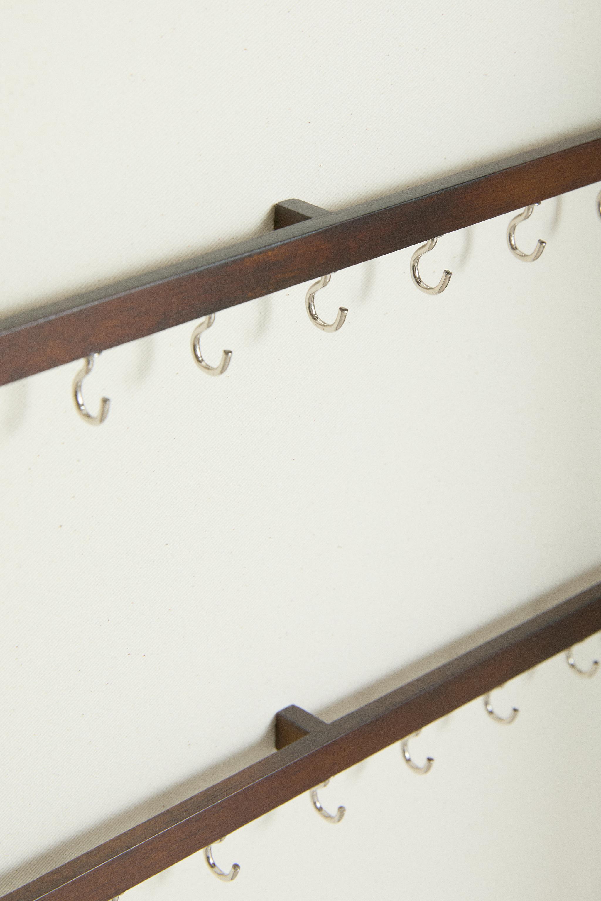 MIRRORED WALL JEWELRY ORGANIZER