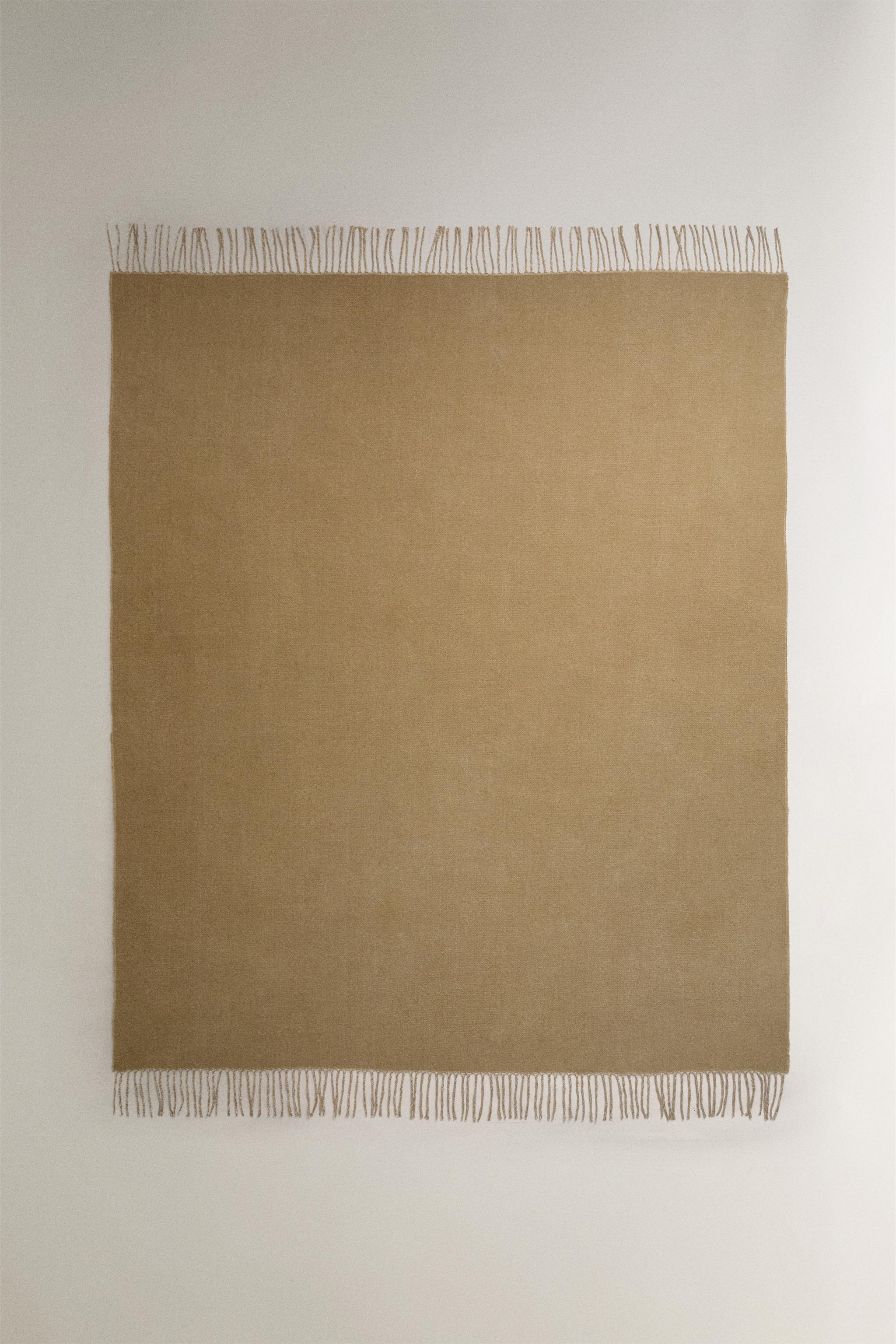 SOFT FRINGED BLANKET — Light beige