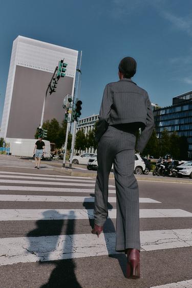 ENSEMBLE BLAZER ET PANTALON DROIT À CHEVRONS - Blanc / Gris de Zara - Image 4