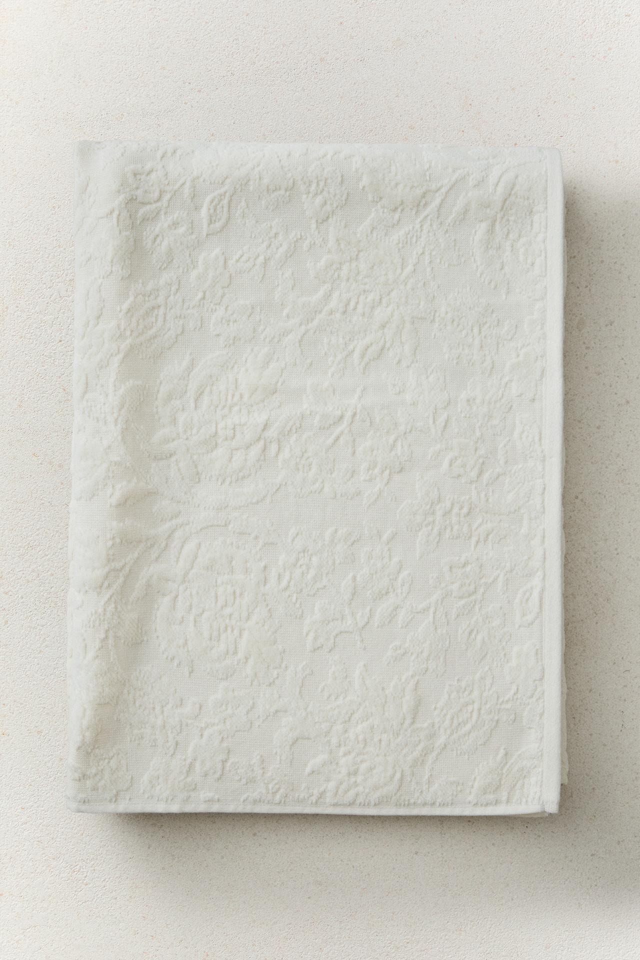 FLORAL JACQUARD BATH TOWEL — Ivory