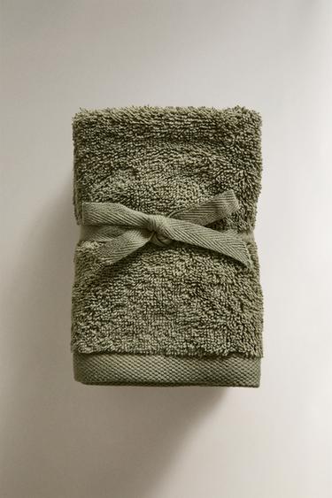 PACK OF HIGH-QUALITY COTTON HAND TOWELS (PACK OF 3) - mid khaki by Zara