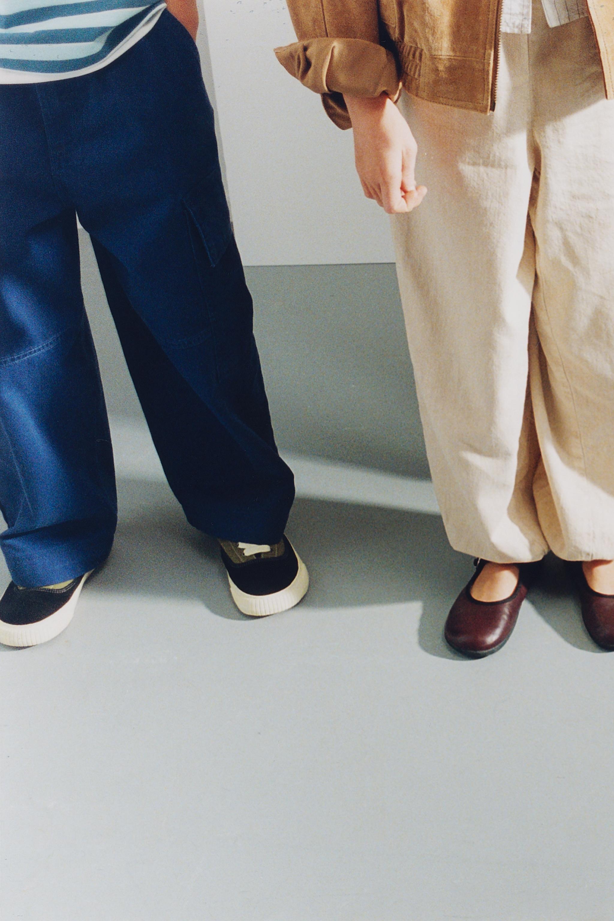 CONTRAST BAREFOOT SNEAKERS — Multi-color