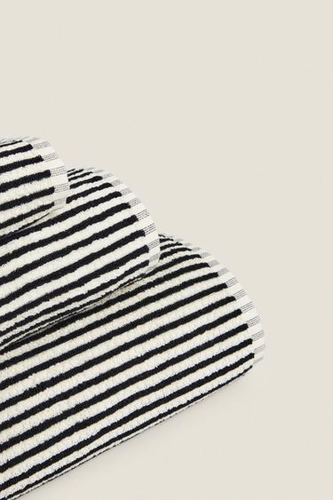 DYED THREAD COTTON BATH TOWEL - Ecru / Black by Zara - Image 1