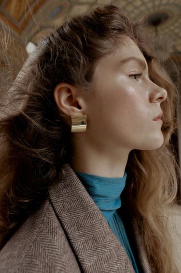 Orecchini Lunghissimi: I Trend Di Quest'anno - Moda Strega - Foto 9