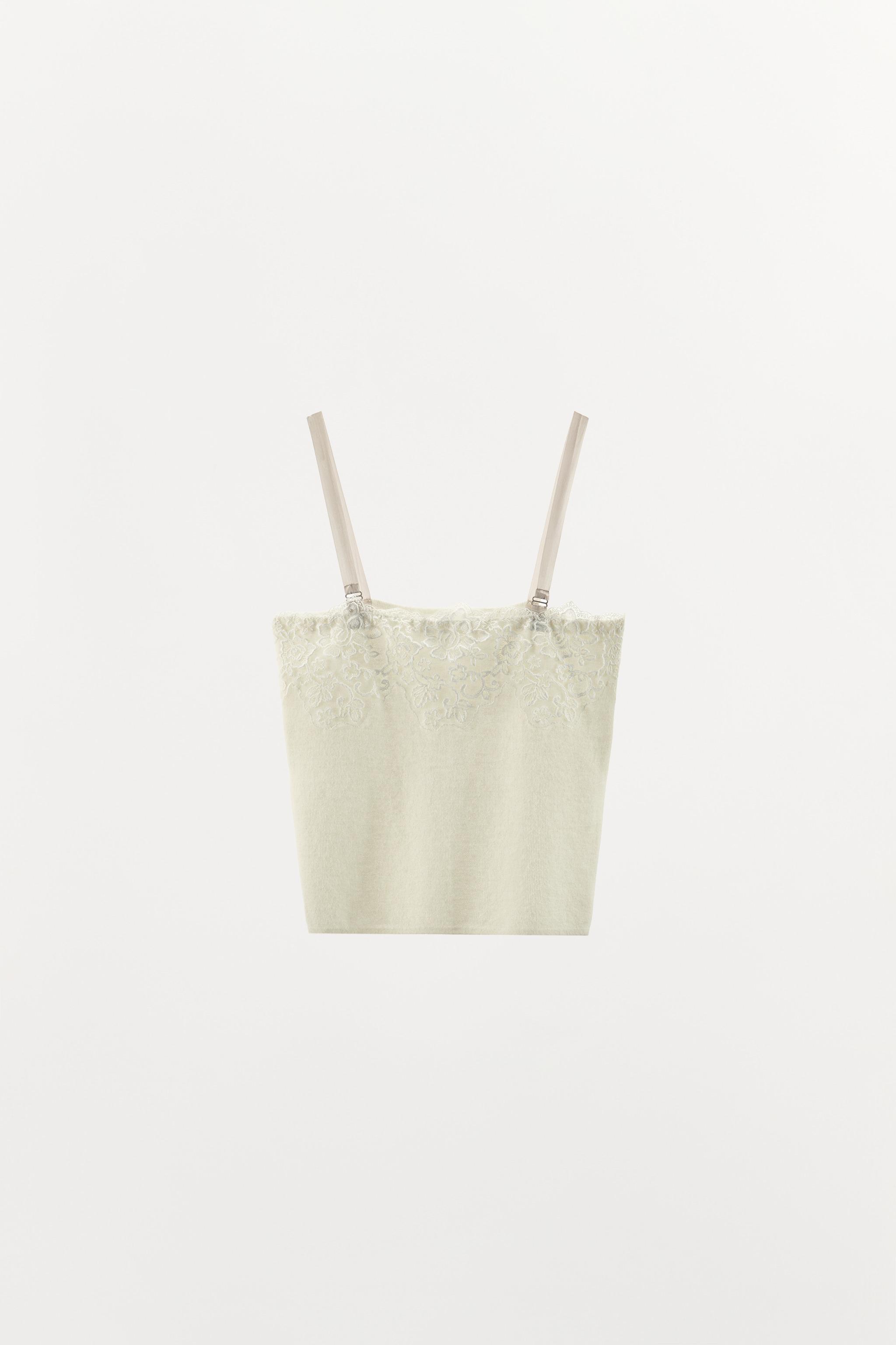 TOP EN MAILLE AVEC DENTELLE BRODÉE