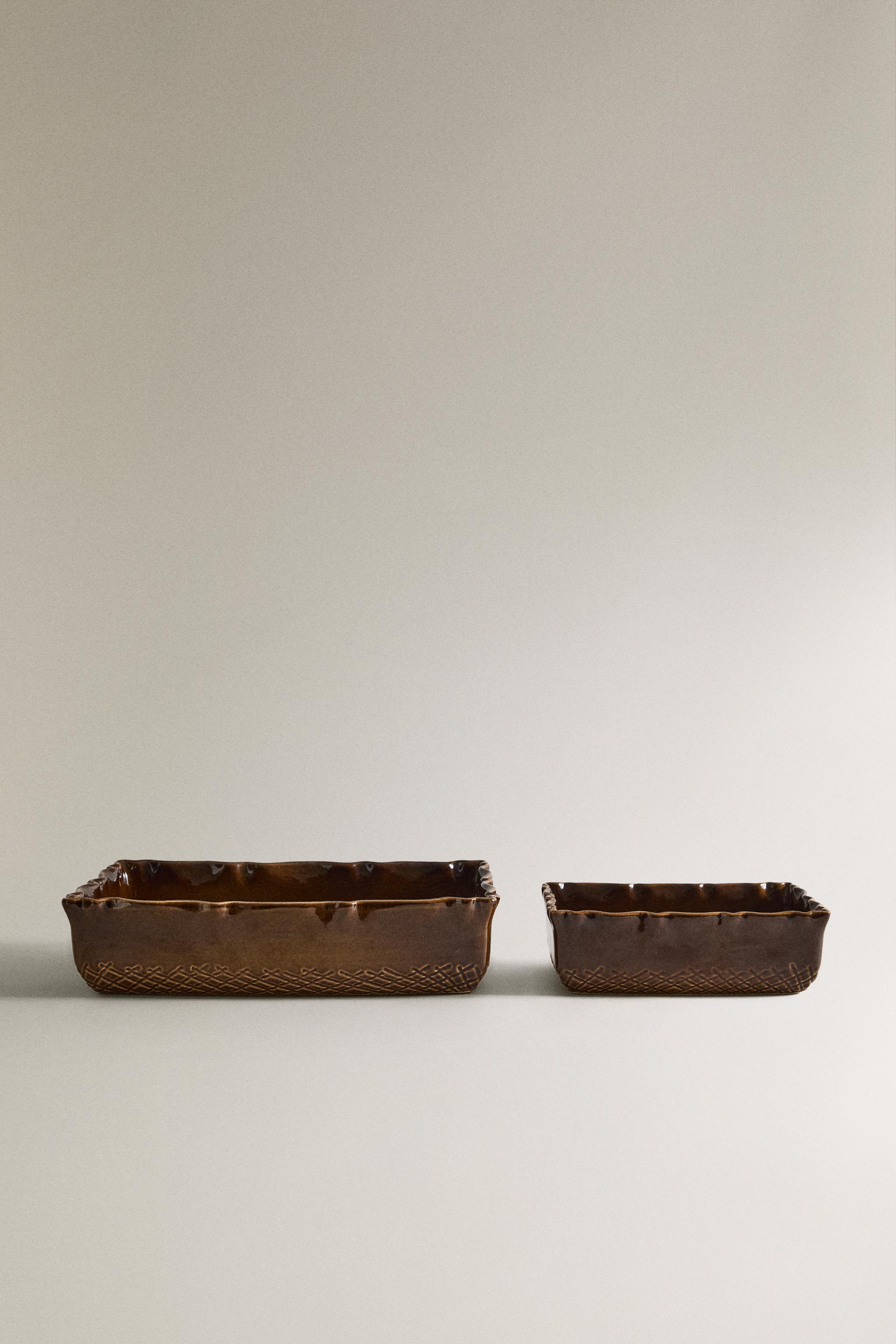 TEXTURED STONEWARE OVEN SERVING DISH