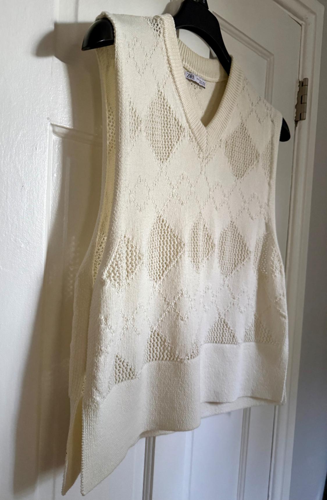KNIT VEST - Image 4