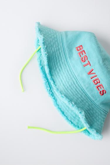 BONNET BOB TEXTE BRODÉ - Turquoise de Zara - Image 1