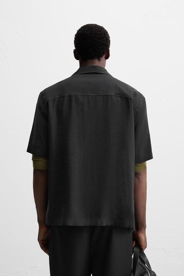 CHEMISE FLUIDE AVEC POCHE - Noir de Zara - Image 2