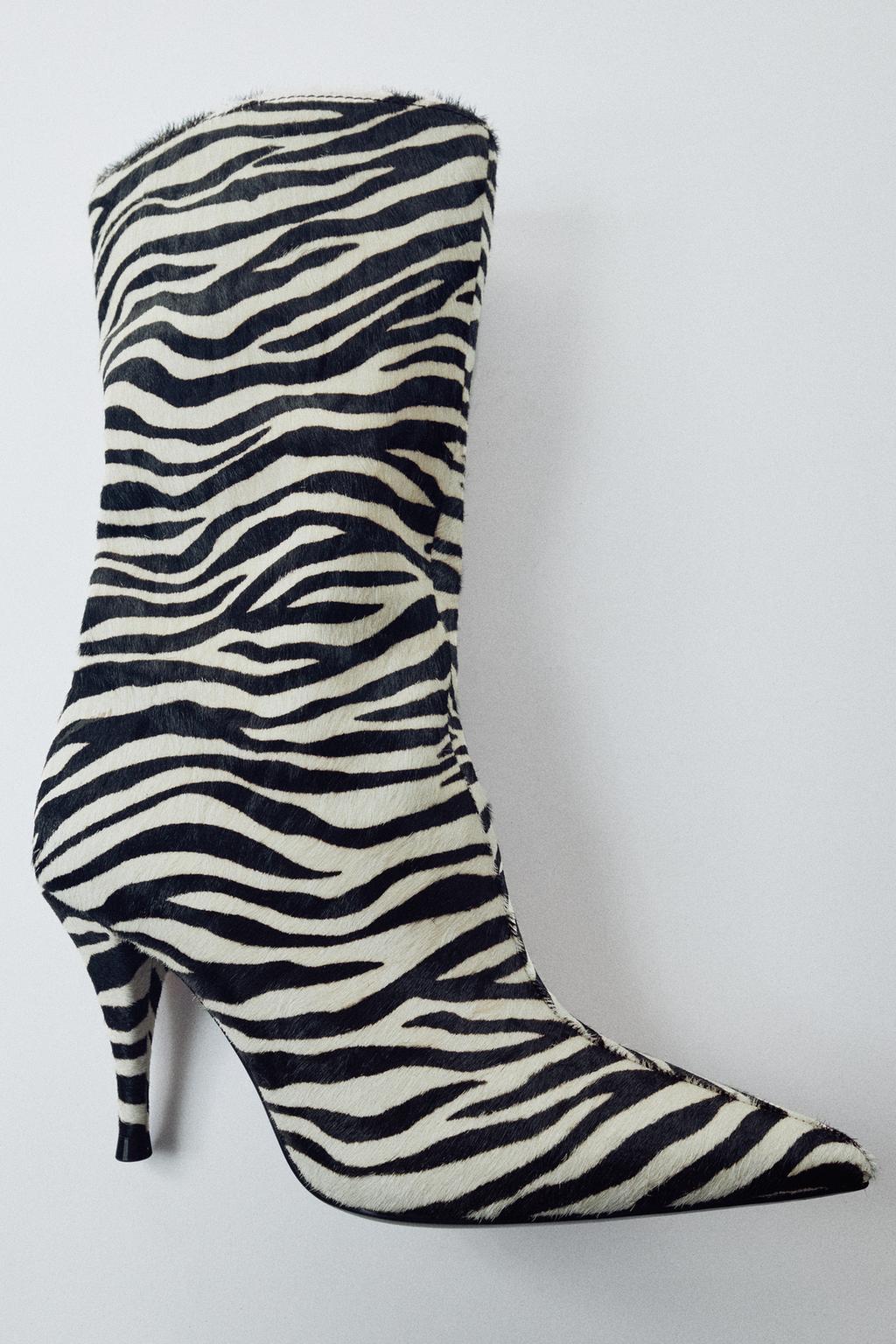 ANIMAL PRINT LEATHER HEELED ANKLE BOOTS