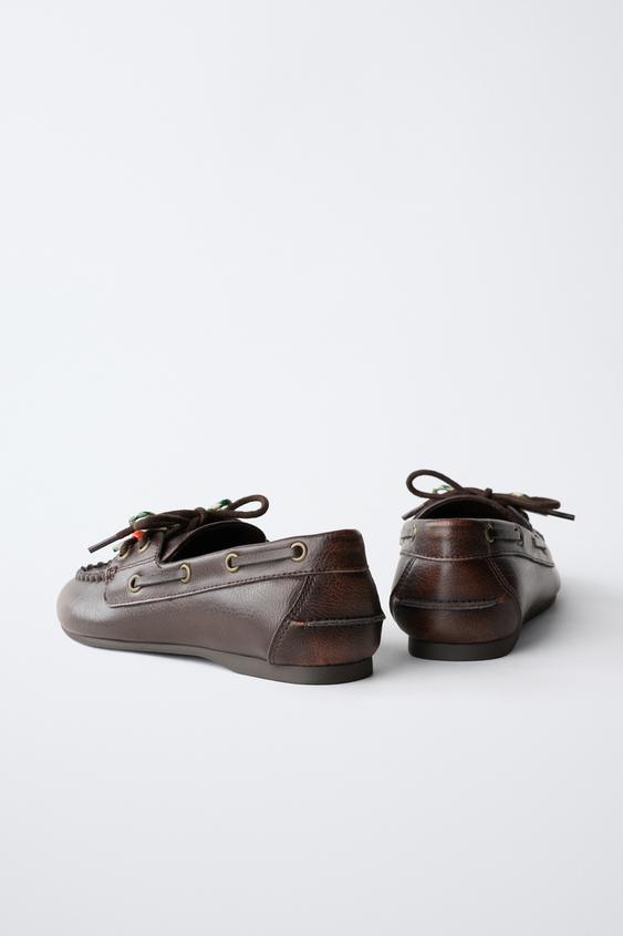 CHAUSSURES BATEAU À LACETS - Marron de Zara - Image 5