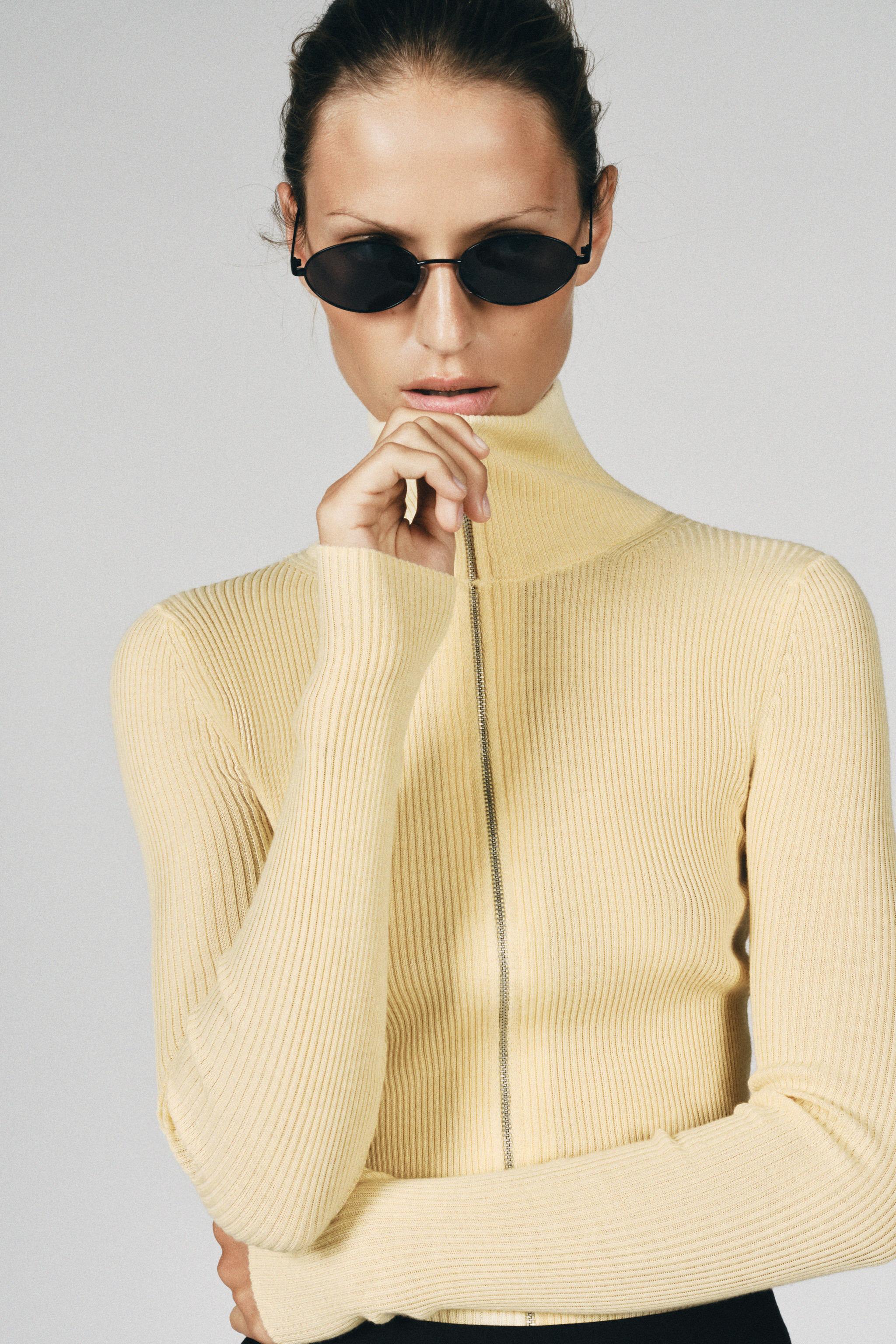FITTED RIBBED KNIT JACKET