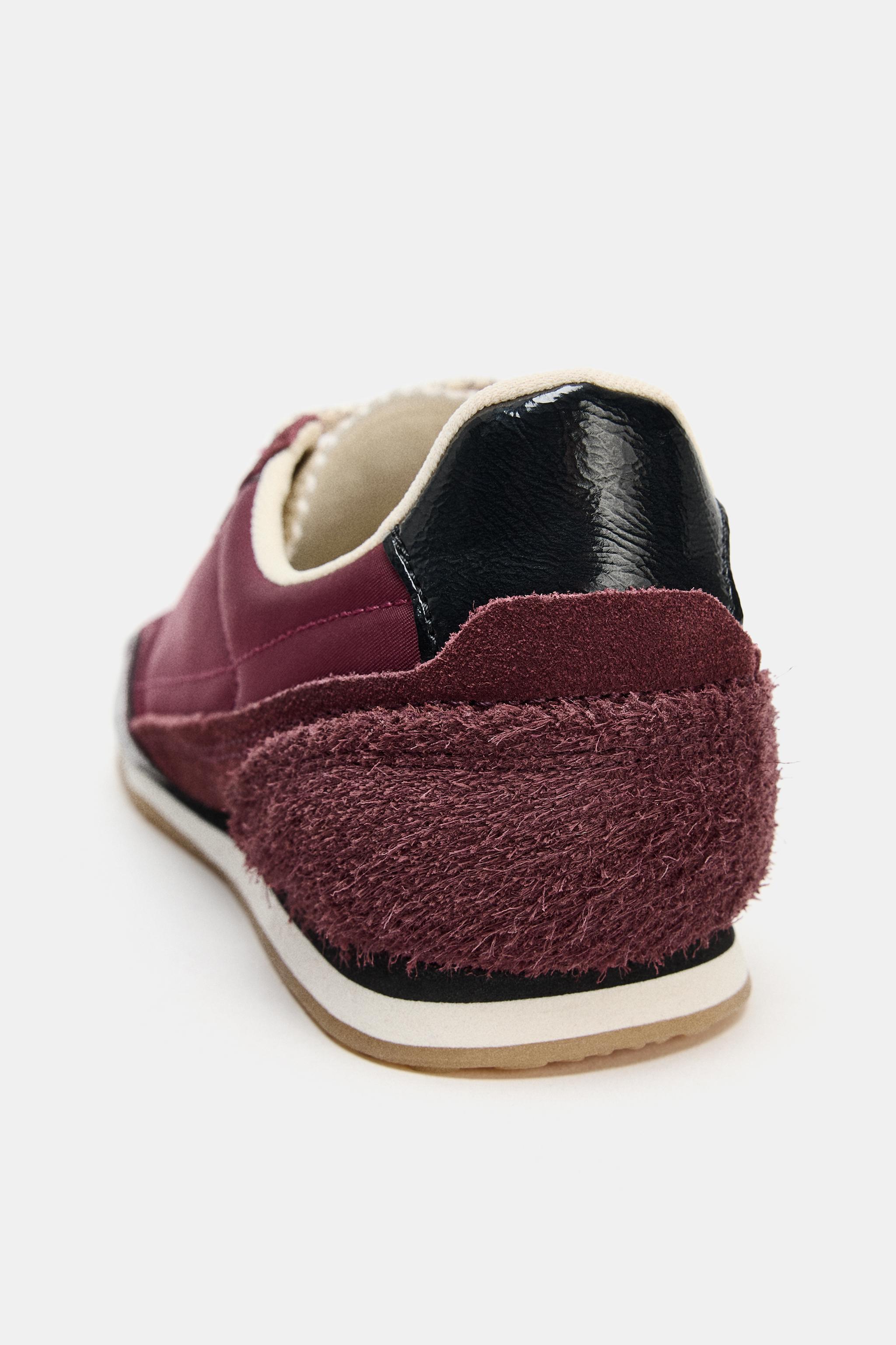 CHAUSSURE DE SPORT À CONTRASTE