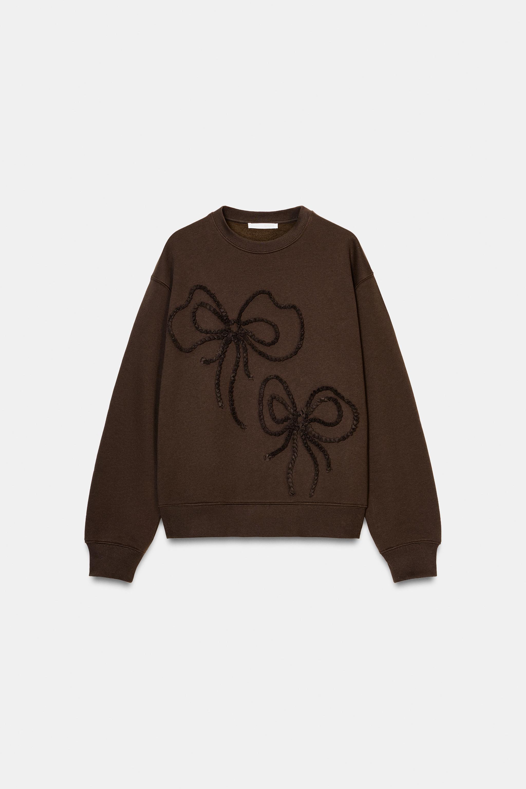 SWEAT LACETS EN RELIEF