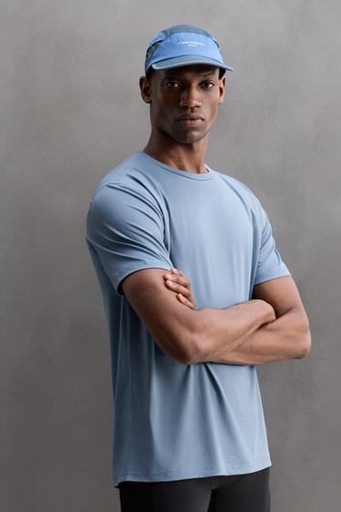 FUNKTIONS-T-SHIRT – BASIC - Blau / Stahlblau von Zara