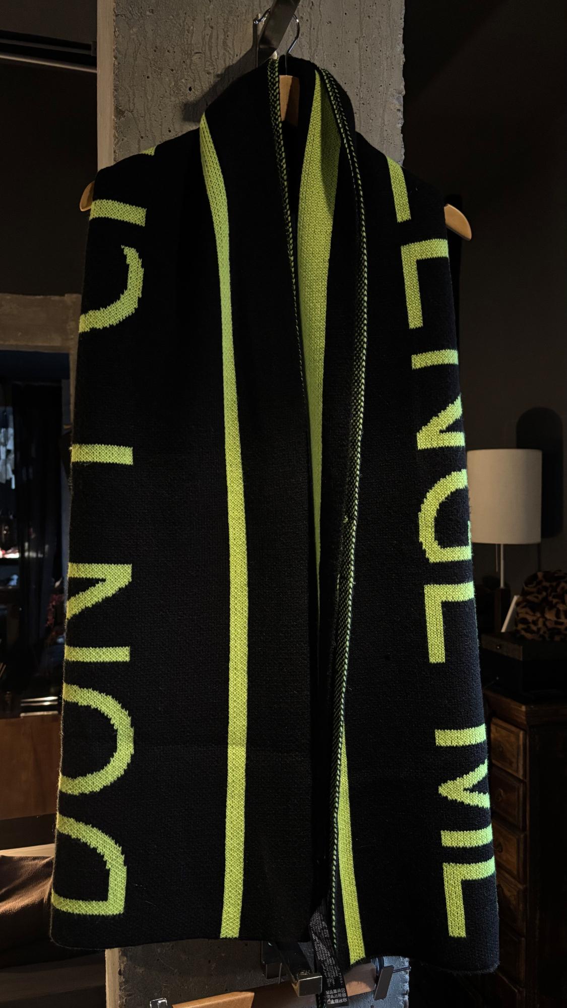 JACQUARD SCARF WITH SLOGAN - Image 5