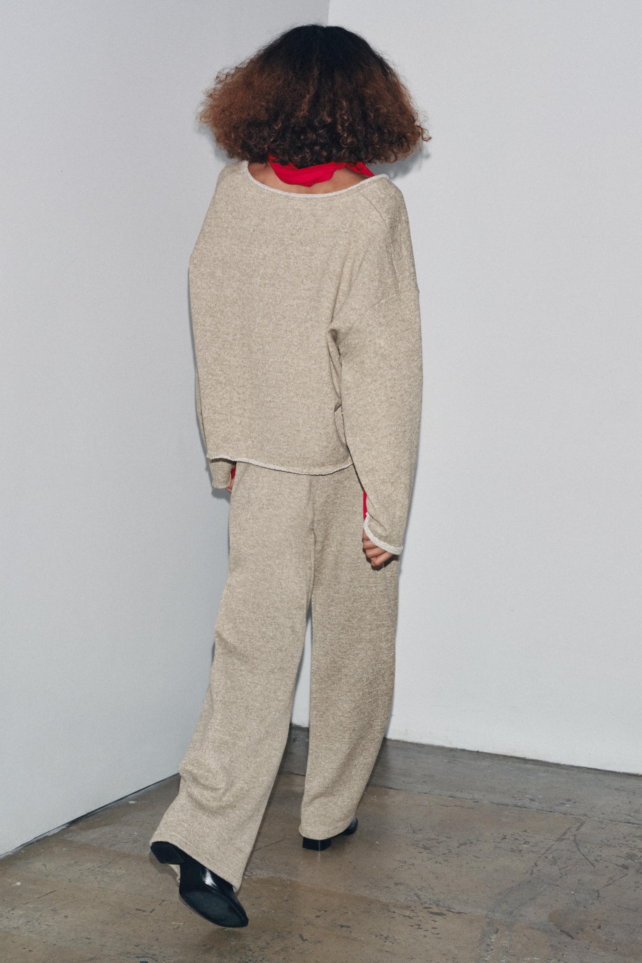 ZARA ソフトVネックスウェット トップス ZARA ソフトVネックスウェット トップス