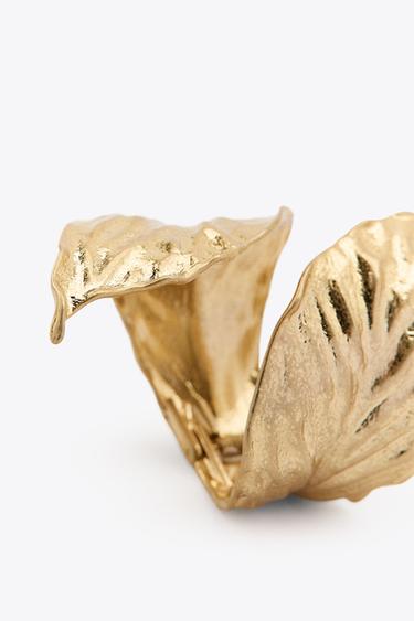BRACELET MÉTALLIQUE FEUILLE - Doré de Zara - Image 4