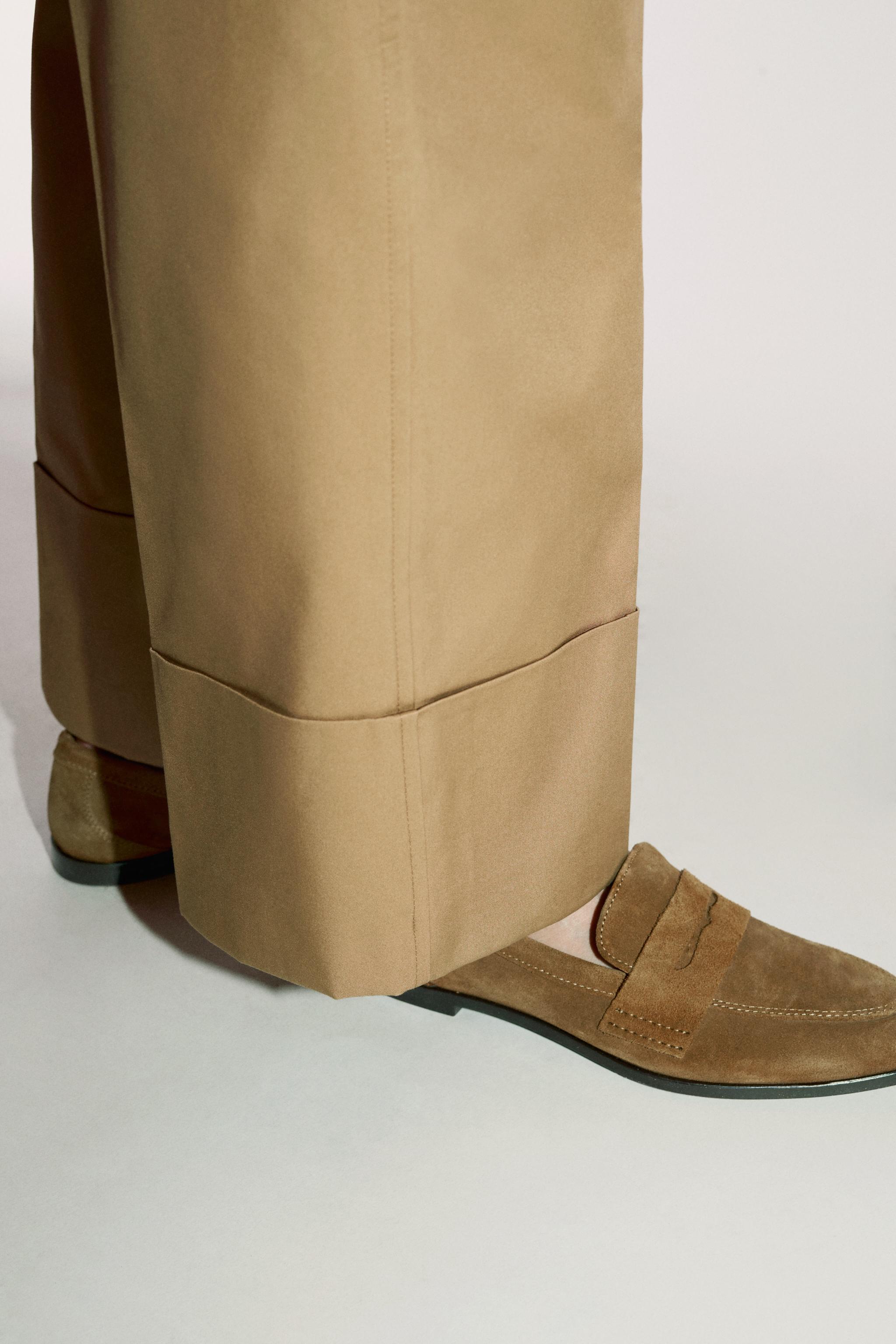 【ZARA】スプリットスエード ローファー 2524/410 ZARA】スプリットスエード ローファー 2524/410 (ZARA