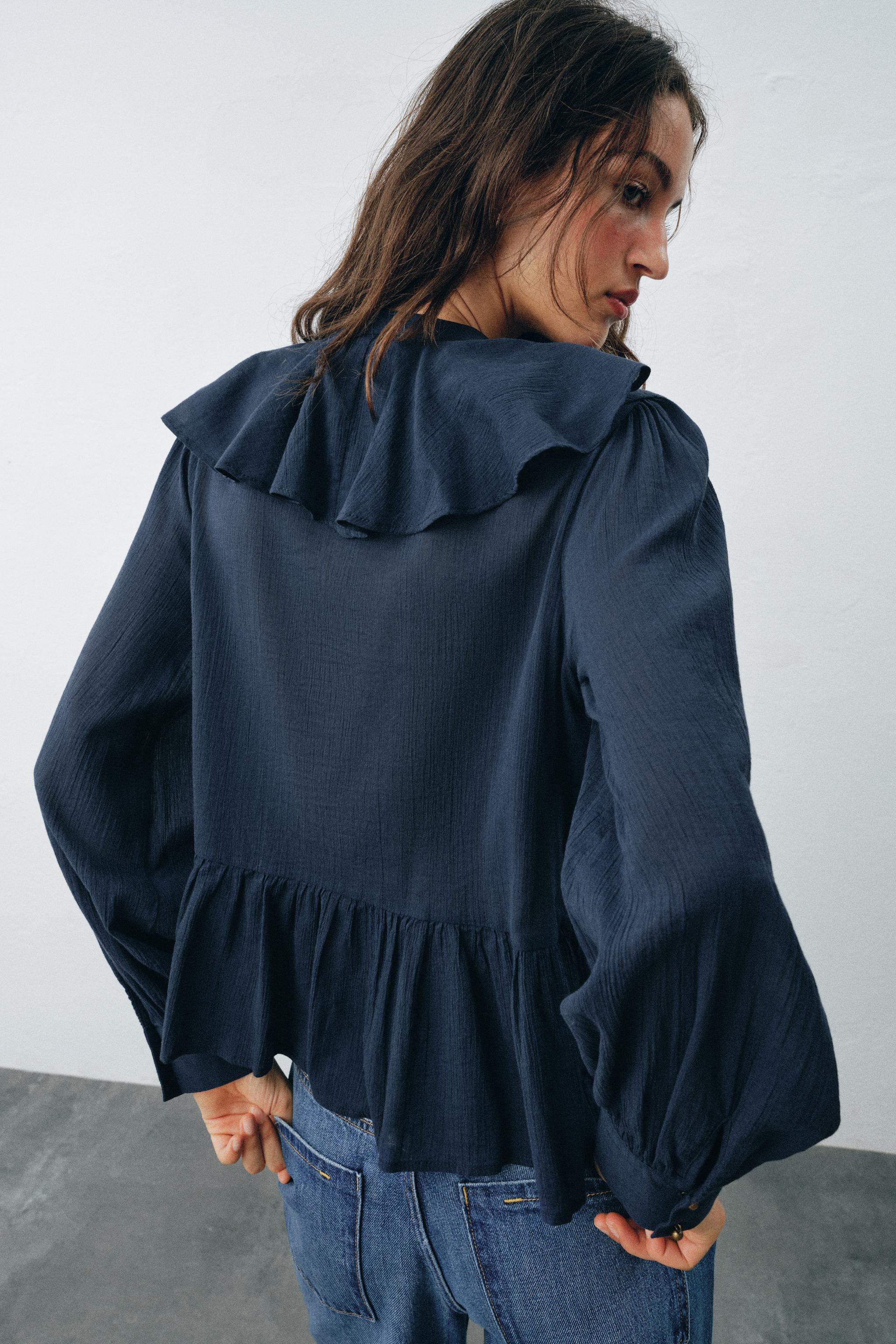 RFFLE FROG FASTENING BLOUSE