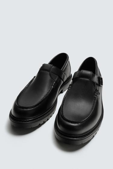 CHAUSSURES EN CUIR À BOUCLE - Noir de Zara - Image 1