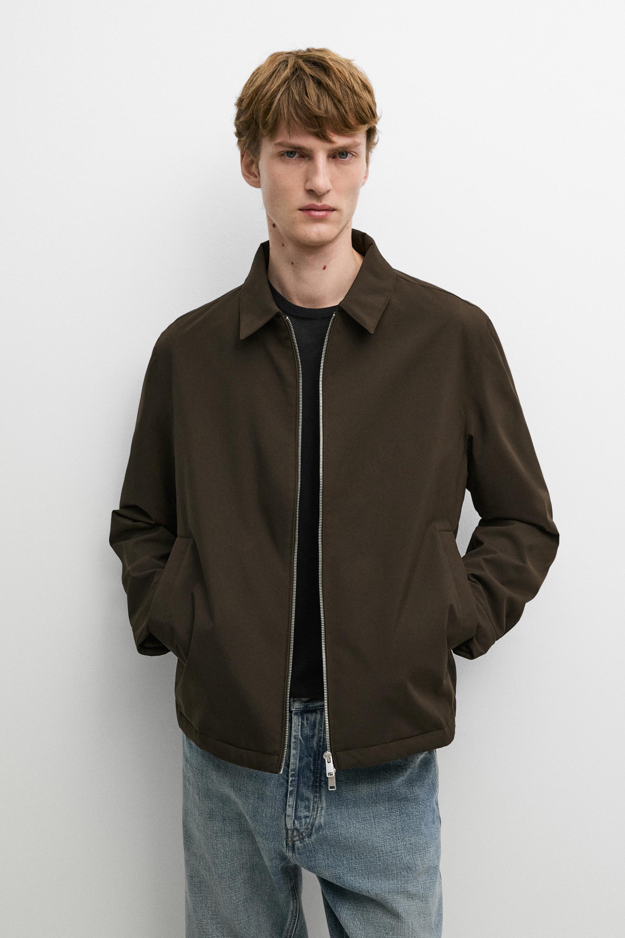 Lightweight jacket with collar detail