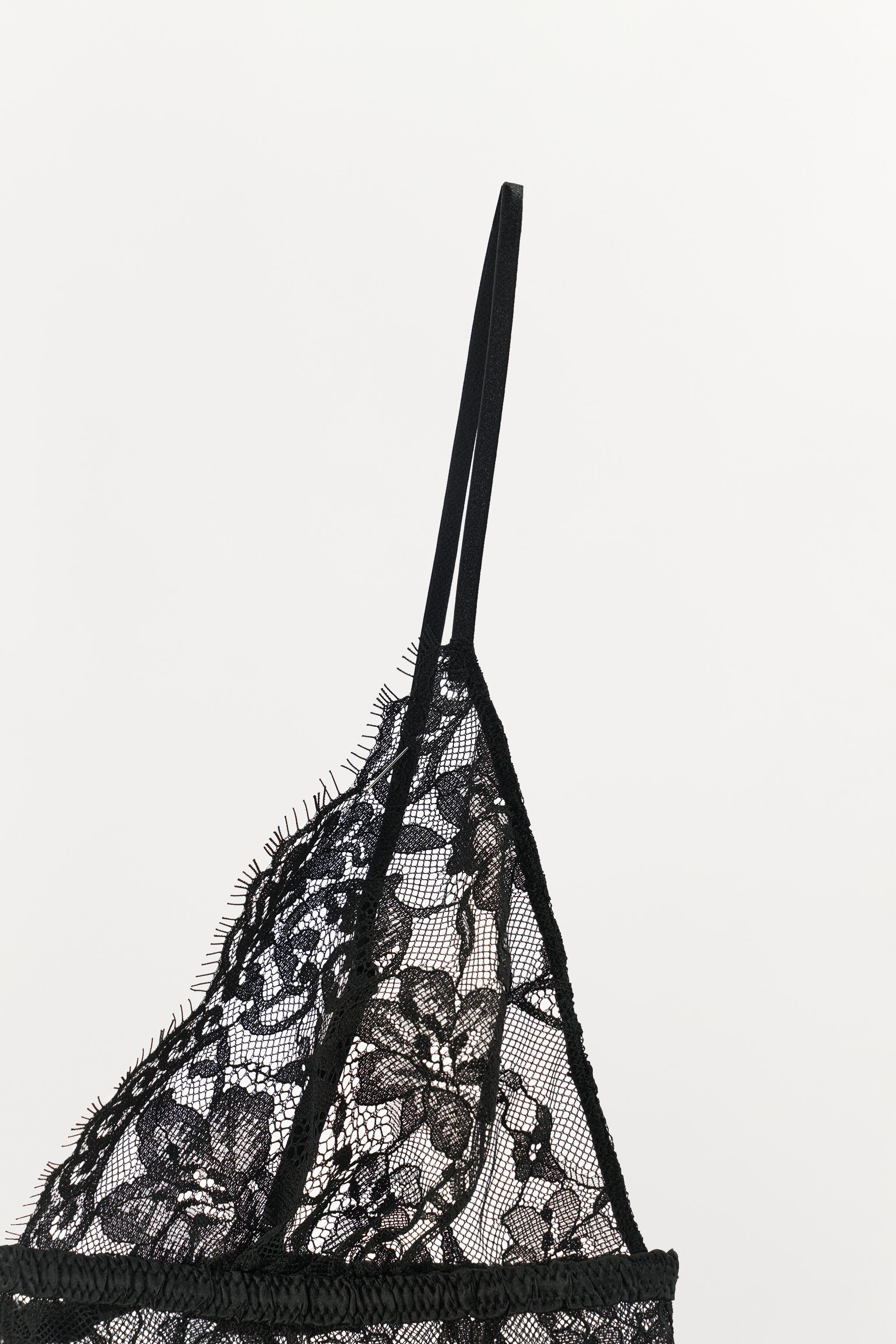 LACE TRIANGLE BRALETTE