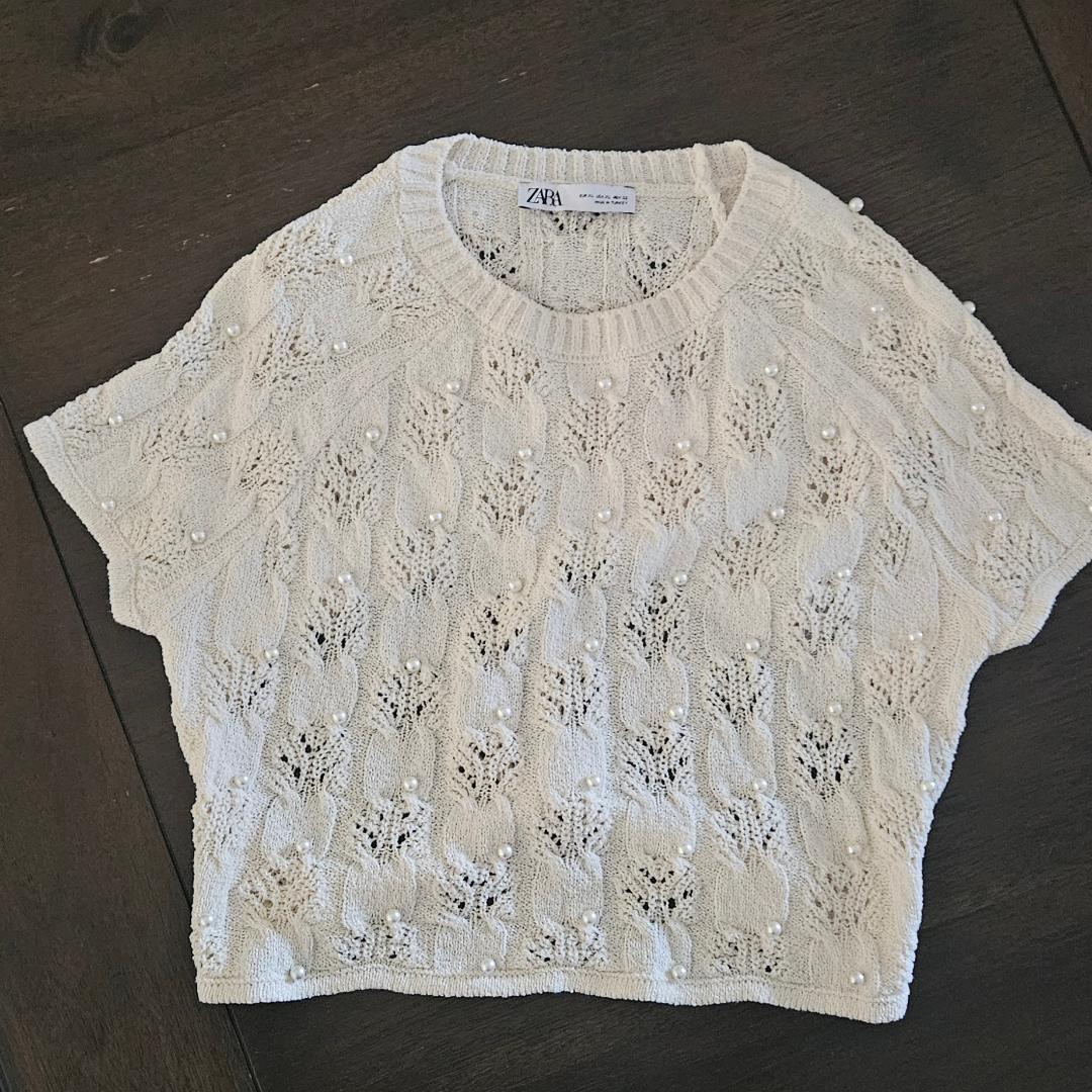 KNITWEAR TOP WITH FAUX PEARLS