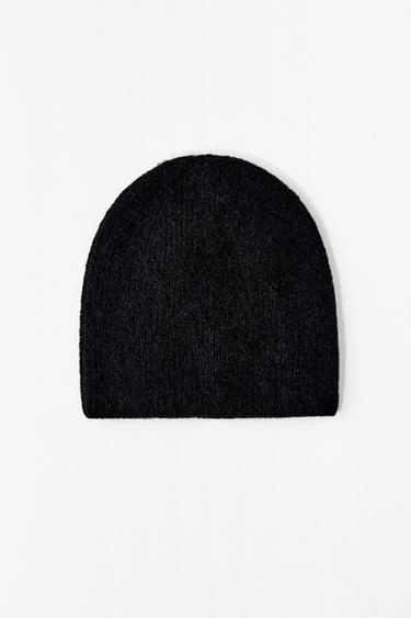 RIBBED KNIT BEANIE HAT - Black by Zara