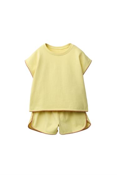 SET AUS T-SHIRT UND BERMUDAS MIT KONTRAST - Hellgelb von Zara