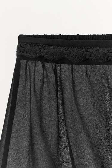 SHORT AVEC DÉTAIL EN CROCHET - Noir de Zara - Image 4