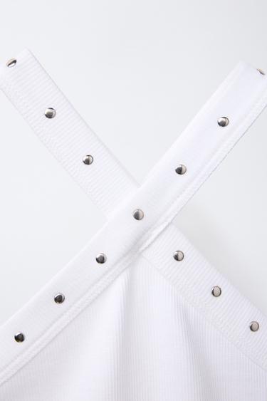 TOP CÔTELÉ HALTER CLOUTÉ - Blanc de Zara - Image 2