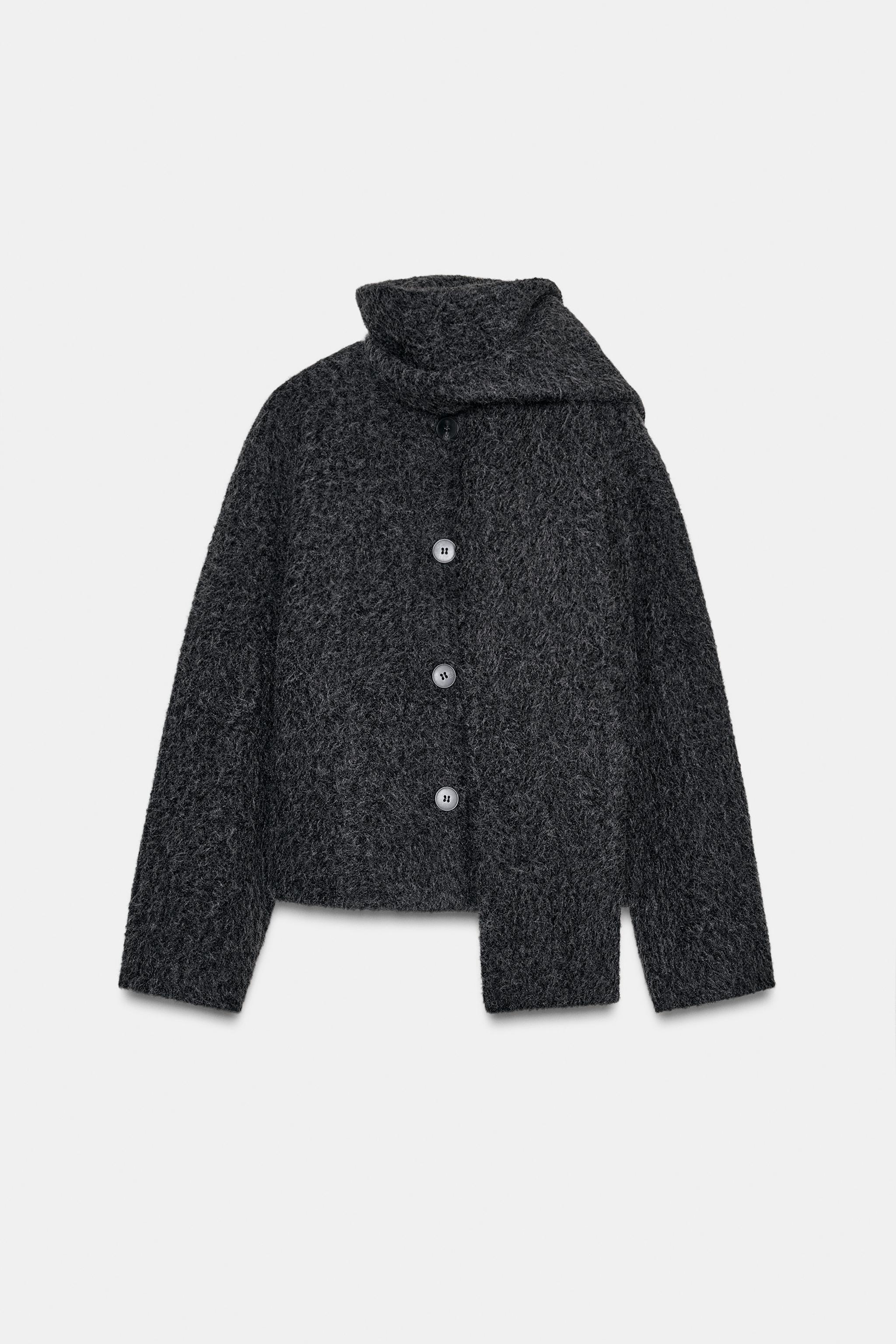 SHORT COAT WITH BOUCLÉ SCARF