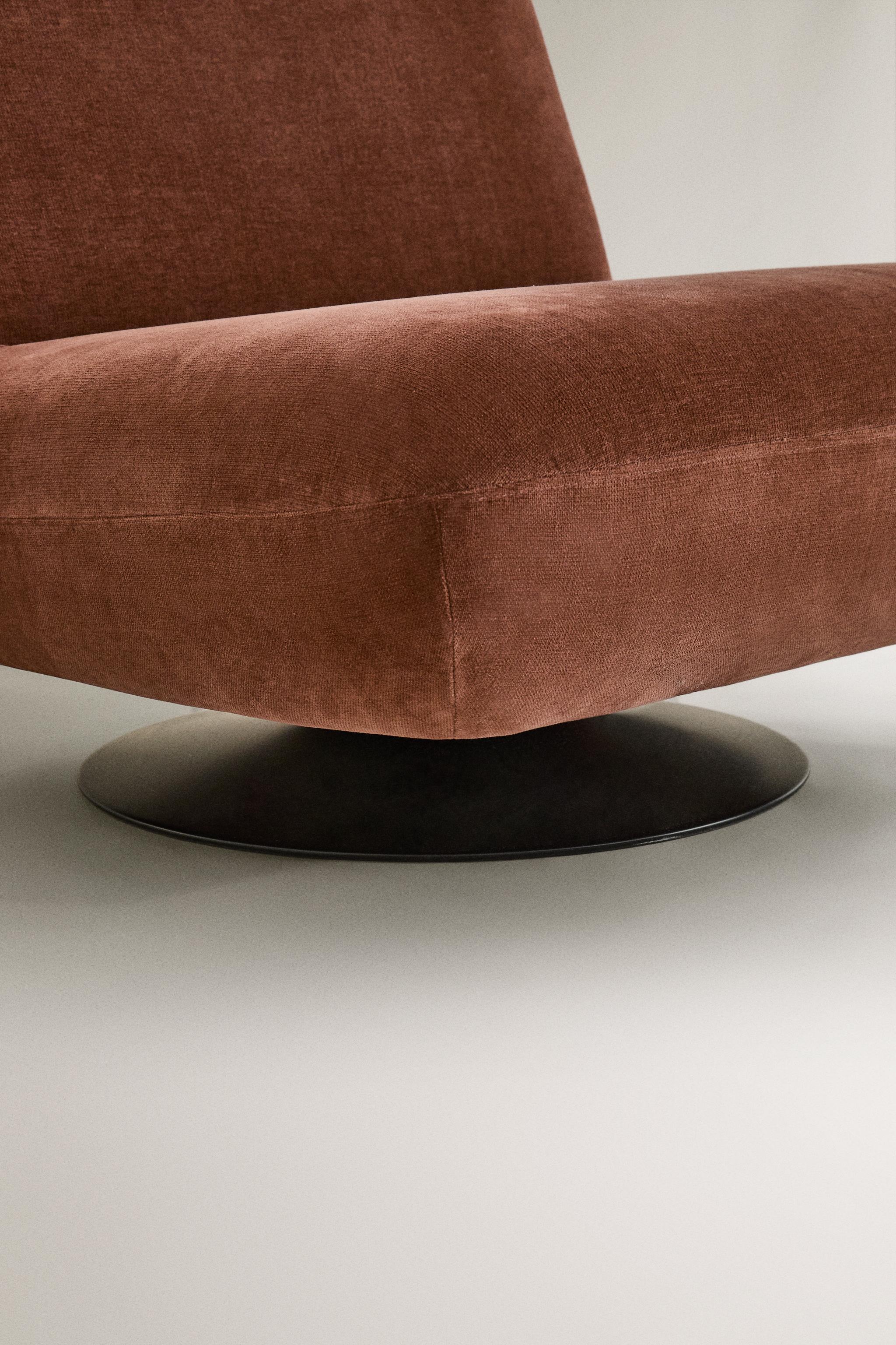 VELVET SWIVEL ACCENT CHAIR