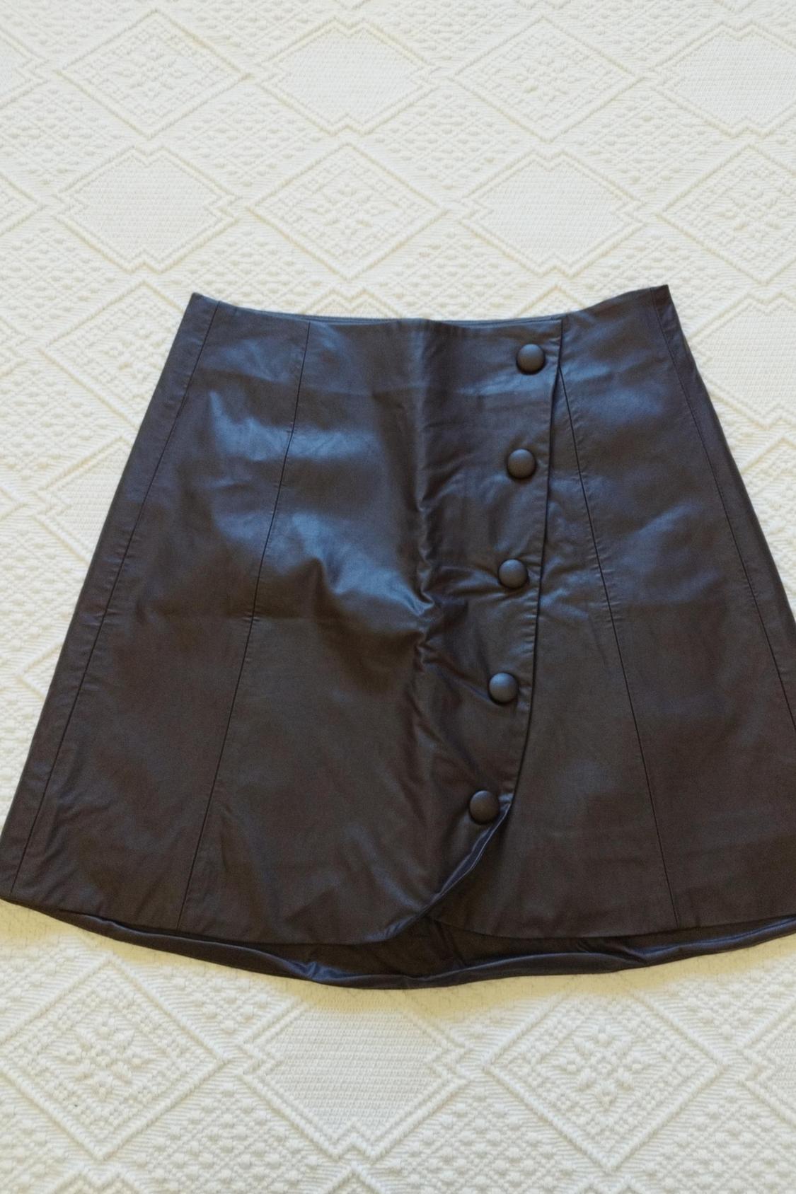 FAUX LEATHER MINI SKIRT